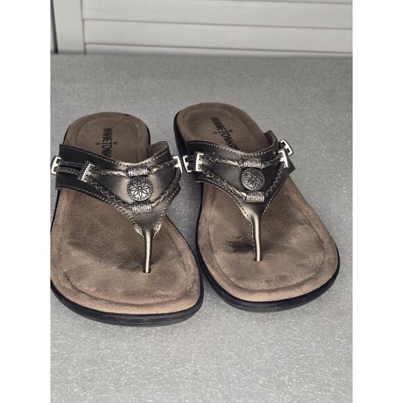 Minnetonka Silverbay Pewter Leather Sandals Size 9 SilverTone Beads Braided - Picture 1 of 7